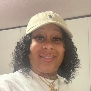 Meet your Posher, Queendora